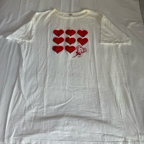 Vintage 80s Oversized Heart T-Shirt Hugger USA White Size OSFA Single Stitch - Picture 1 of 11